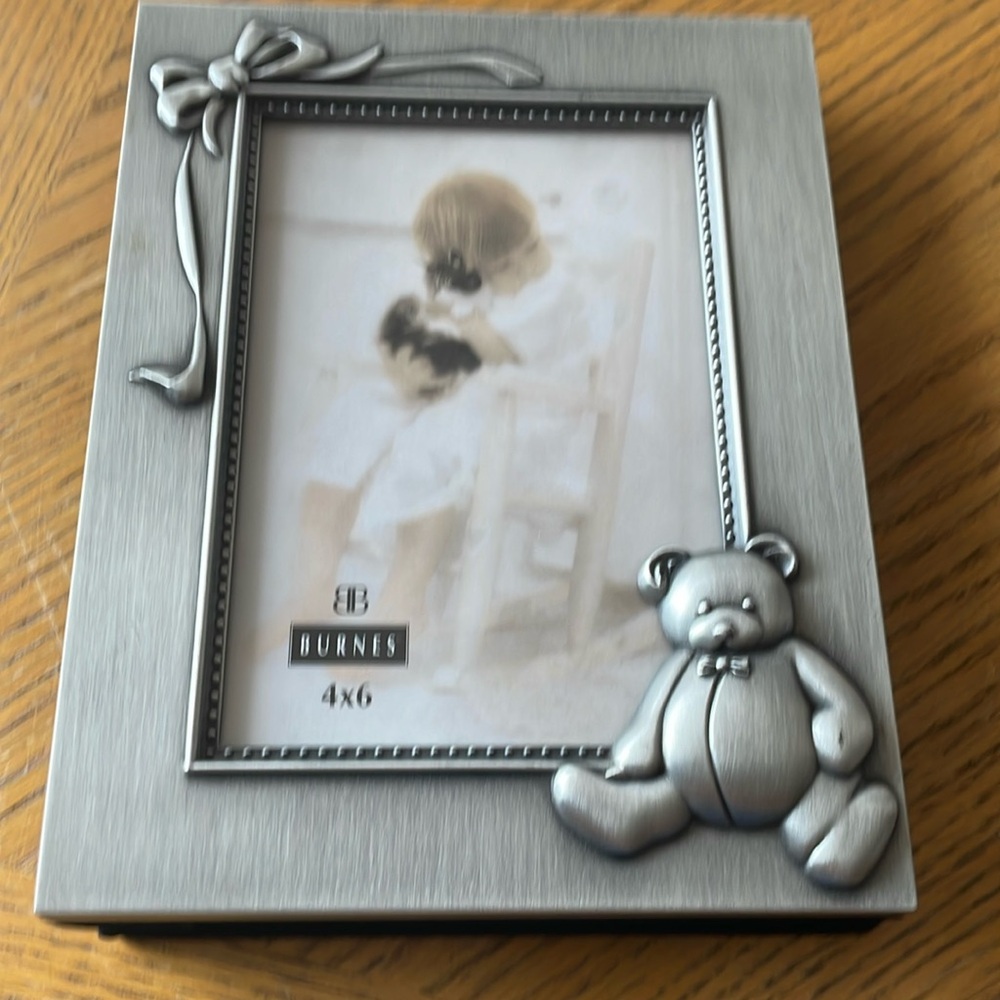 1997 VINTAGE BURNES 4" X 6” BRUSHED SILVER COLOR TEDDY BEAR PHOTO ALBUM